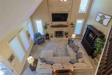 Living - 723 Nunner Rd, Maineville, OH 45039 photo 7 of 9