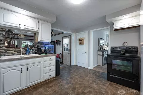 1118 Robin Rd, Springfield, OH 45503 photo 7