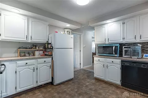 1118 Robin Rd, Springfield, OH 45503 photo 5