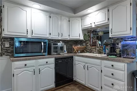 1118 Robin Rd, Springfield, OH 45503 photo 8