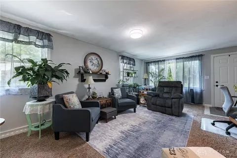 1118 Robin Rd, Springfield, OH 45503 photo 3