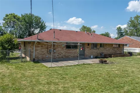 Exterior - 3802 Cordell Dr, Kettering, OH 45439 photo 6 of 10