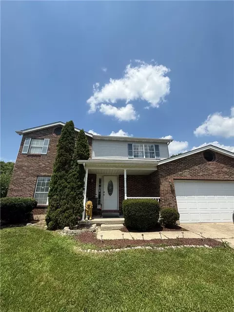 4040 Schroeder Dr, Hamilton, OH 45011