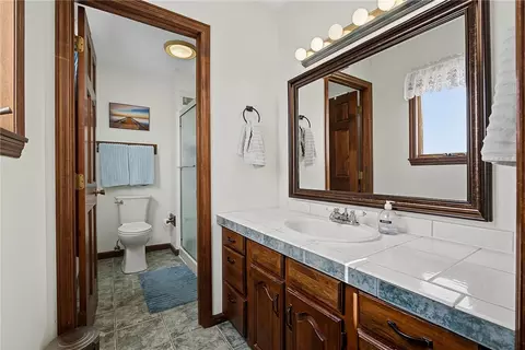 Bath - 4746 Bolin Ave, Springfield, OH 45502 photo 1 of 5