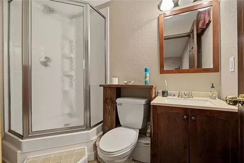Bath - 4746 Bolin Ave, Springfield, OH 45502 photo 5 of 5