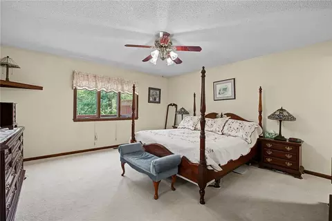 Bedroom - 4746 Bolin Ave, Springfield, OH 45502 photo 2 of 3