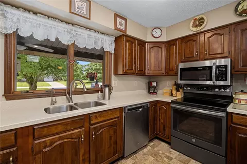 Kitchen - 4746 Bolin Ave, Springfield, OH 45502 photo 3 of 5