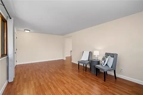 Living - 1209 Student Ave, Springfield, OH 45503 photo 4 of 5