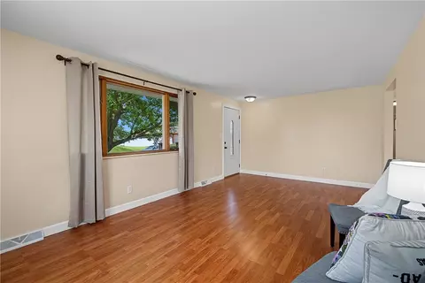 Living - 1209 Student Ave, Springfield, OH 45503 photo 5 of 5