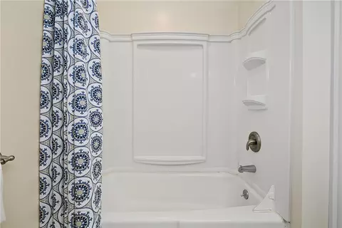 Bath - 1209 Student Ave, Springfield, OH 45503 photo 2 of 2