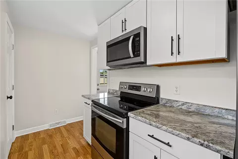 Kitchen - 1209 Student Ave, Springfield, OH 45503 photo 2 of 6