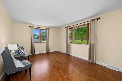 Living - 1209 Student Ave, Springfield, OH 45503 photo 3 of 5