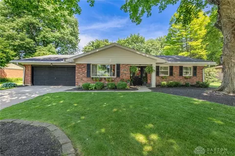 Exterior - 4616 Glenheath Dr, Kettering, OH 45440 photo 10 of 11