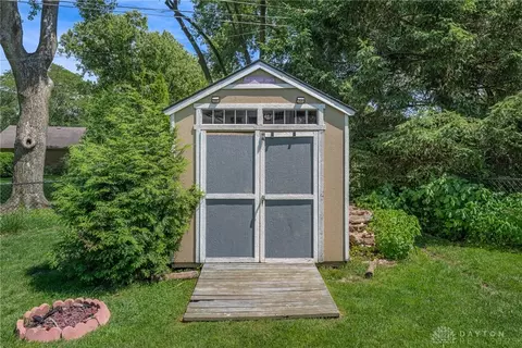 Exterior - 4616 Glenheath Dr, Kettering, OH 45440 photo 7 of 11