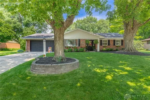 Exterior - 4616 Glenheath Dr, Kettering, OH 45440 photo 1 of 11
