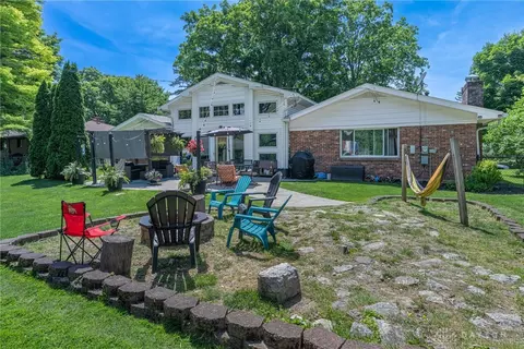 Exterior - 4616 Glenheath Dr, Kettering, OH 45440 photo 5 of 11
