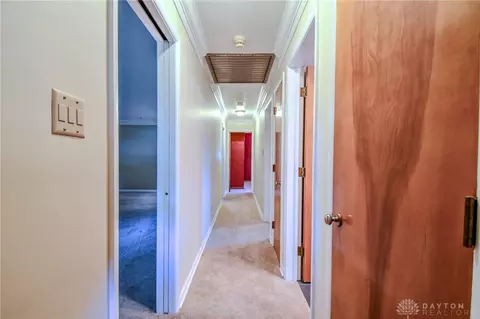 Entry Way - 101 Laurelann Dr, Kettering, OH 45429 photo 4 of 4
