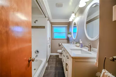 Bath - 101 Laurelann Dr, Kettering, OH 45429 photo 2 of 2