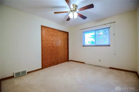 Bedroom - 101 Laurelann Dr, Kettering, OH 45429 photo 4 of 7
