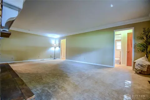 Living - 101 Laurelann Dr, Kettering, OH 45429 photo 1 of 9