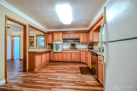 Kitchen - 101 Laurelann Dr, Kettering, OH 45429 photo 4 of 4