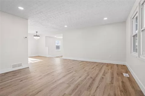 Living - 103 Mclaughlin Dr, Union, OH 45322 photo 3 of 6