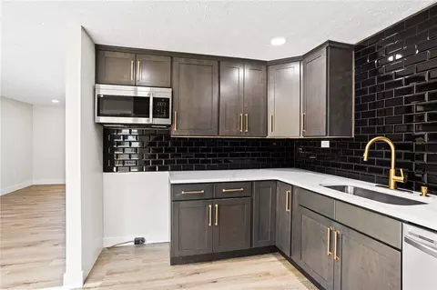 Kitchen - 103 Mclaughlin Dr, Union, OH 45322 photo 5 of 6
