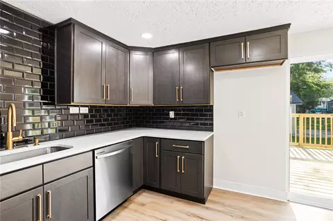 Kitchen - 103 Mclaughlin Dr, Union, OH 45322 photo 6 of 6