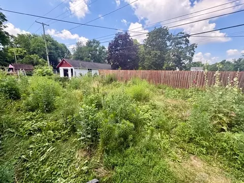 Exterior - 209 Roseland Ave, Springfield, OH 45503 photo 6 of 10