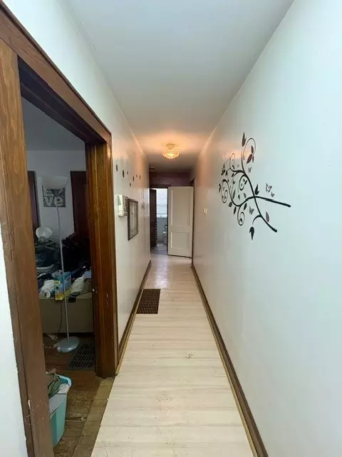 Entry Way - 209 Roseland Ave, Springfield, OH 45503 photo 2 of 2