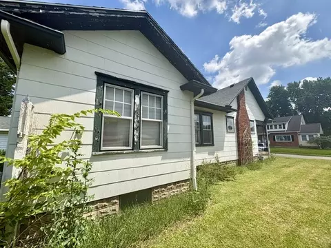 Exterior - 209 Roseland Ave, Springfield, OH 45503 photo 2 of 10