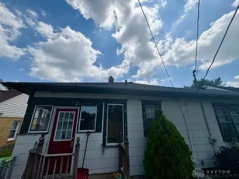 Exterior - 209 Roseland Ave, Springfield, OH 45503 photo 8 of 10