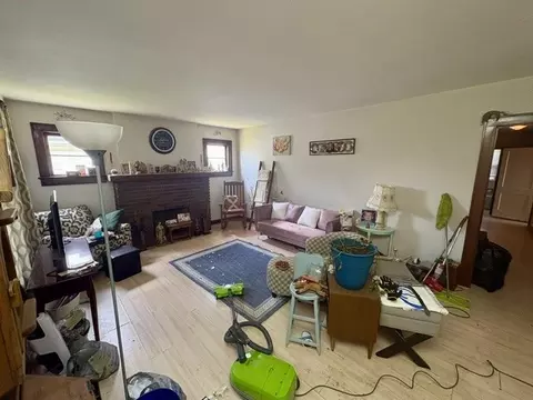 Living - 209 Roseland Ave, Springfield, OH 45503 photo 1 of 2