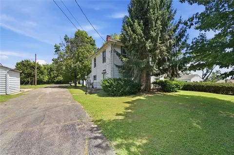 7550 Dog Leg Rd, Dayton, OH 45414