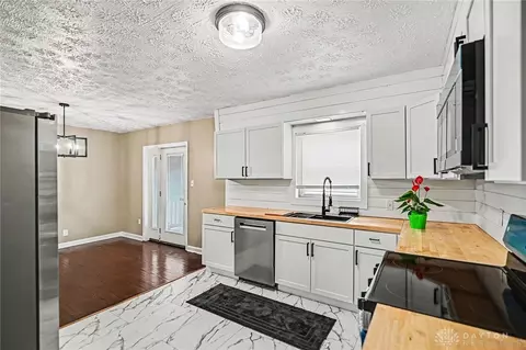 Kitchen - 272 Maple Ave, Centerville, OH 45459 photo 3 of 3