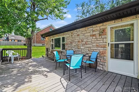 Exterior - 272 Maple Ave, Centerville, OH 45459 photo 6 of 9