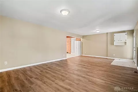 Living - 272 Maple Ave, Centerville, OH 45459 photo 4 of 5
