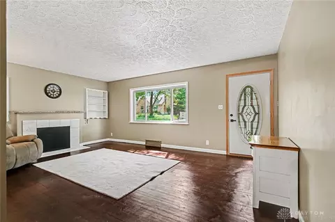 Living - 272 Maple Ave, Centerville, OH 45459 photo 1 of 5