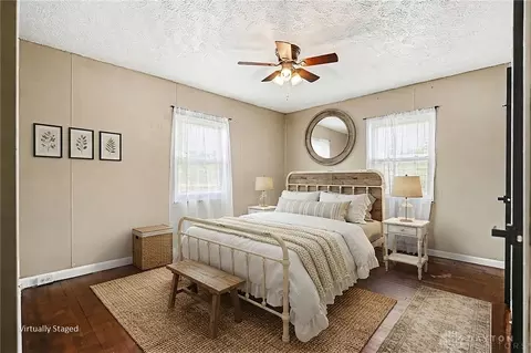 Bedroom - 272 Maple Ave, Centerville, OH 45459 photo 2 of 6