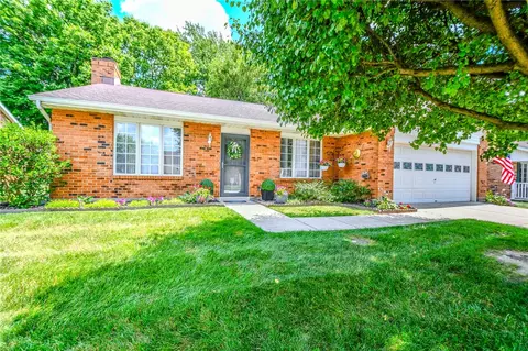 6700 Willow Creek Dr, Huber Heights, OH 45424