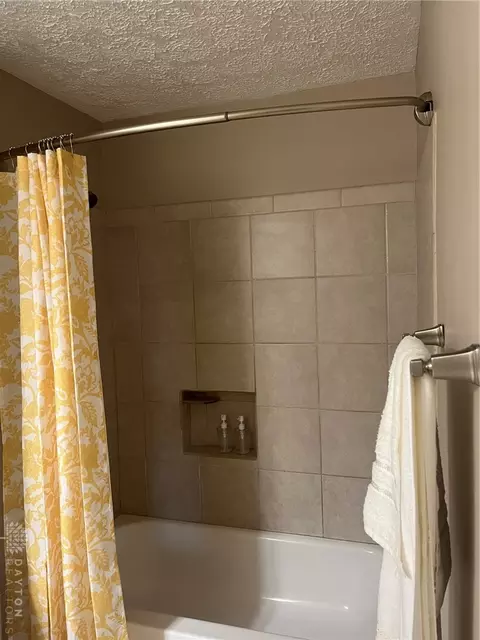 Bath - 2369 Broadmoor Dr, Kettering, OH 45419 photo 2 of 3