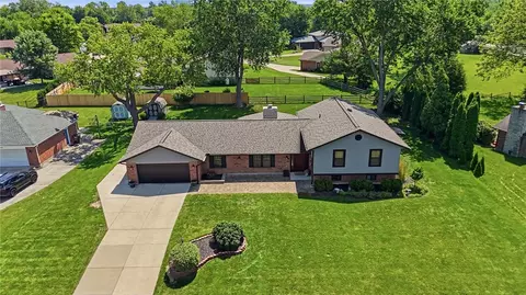 3695 Meadowcourt Dr, Dayton, OH 45431