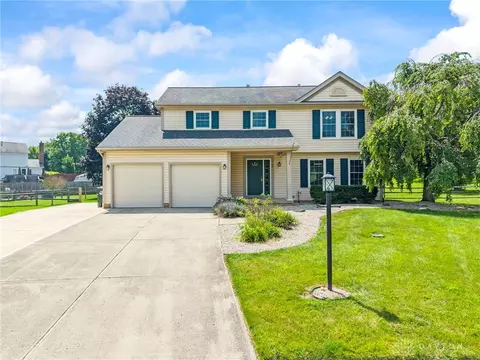 720 Woodspring Ct, Dayton, OH 45430