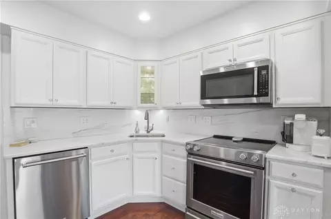 Kitchen - 566 Maple Ln, Mason, OH 45040 photo 3 of 5