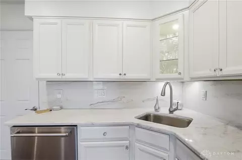 Kitchen - 566 Maple Ln, Mason, OH 45040 photo 4 of 5
