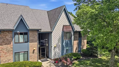 1933 Washington South Dr, Washington Township, OH 45458