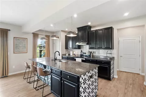 Kitchen - 748 E Brooke Dr, Monroe, OH 45050 photo 4 of 7