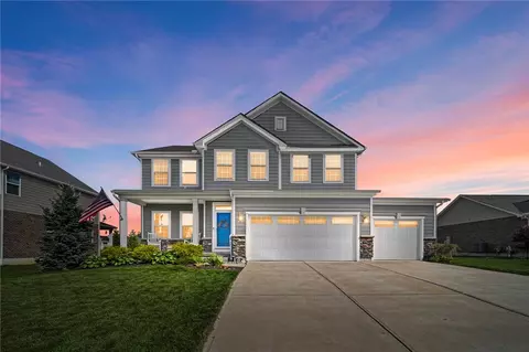 Exterior - 748 E Brooke Dr, Monroe, OH 45050 photo 2 of 12