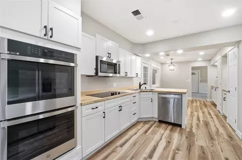 Kitchen - 6788 E Us Rt 22 3, Morrow, OH 45152 photo 1 of 3
