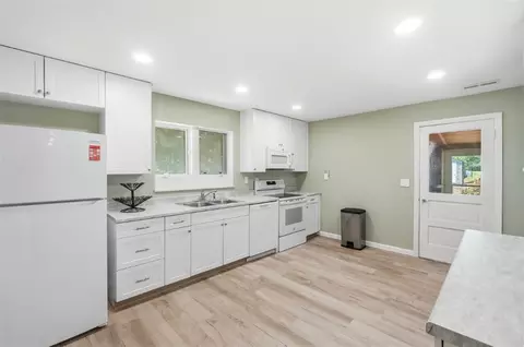 Kitchen - 6788 E Us Rt 22 3, Morrow, OH 45152 photo 2 of 3